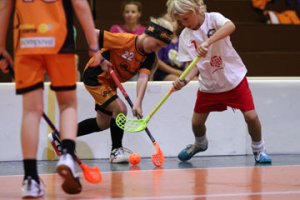 Florbal v telesnej výchove: Prečo by nemal chýbať vo vašej škole?